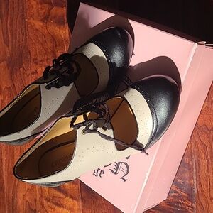 Crown Vintage wedge heels (New. Never worn. Size 7.5M)